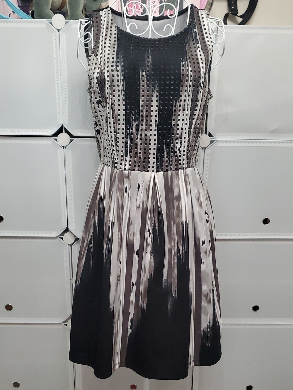 Apt. 9 dress size small
